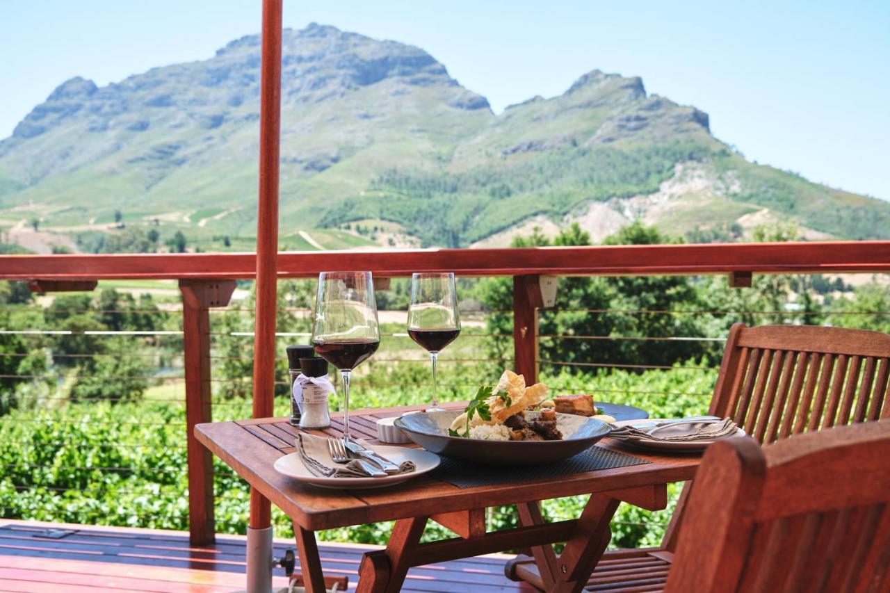 Alluvia Boutique Winery & Luxury Accommodation Stellenbosch Exterior foto Wine tasting at a South African winery