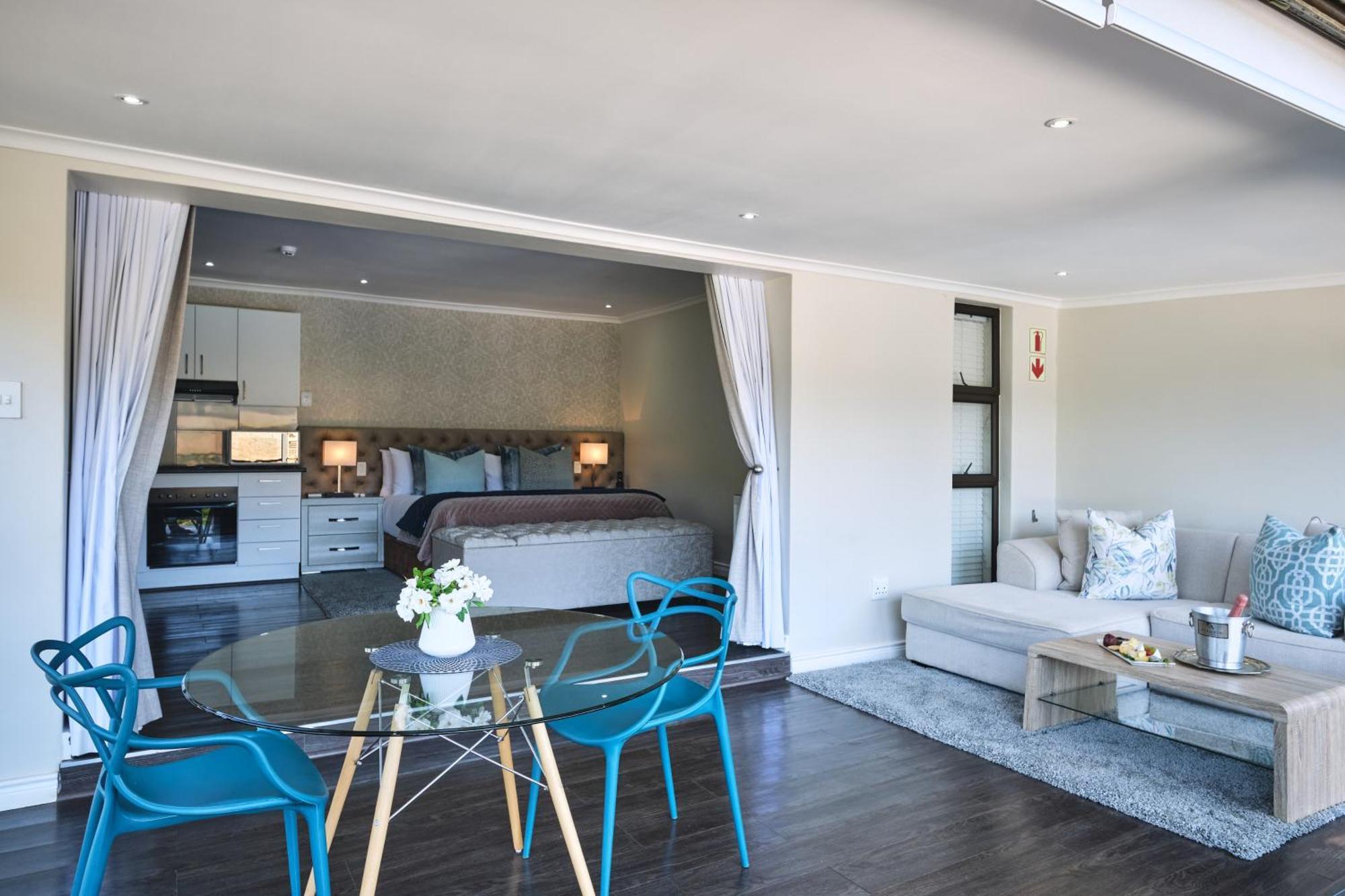 Alluvia Boutique Winery & Luxury Accommodation Stellenbosch Habitación foto A studio apartment in Cape Town, South Africa