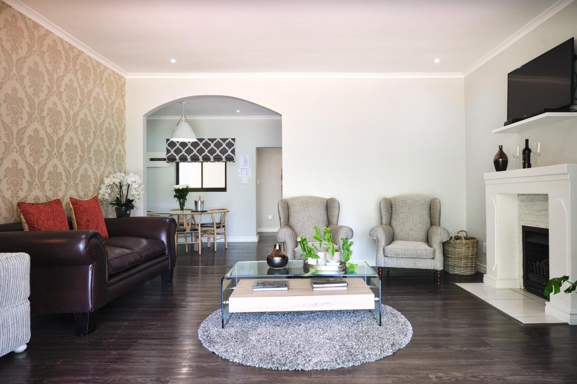 Alluvia Boutique Winery & Luxury Accommodation Stellenbosch Habitación foto A living room in a house