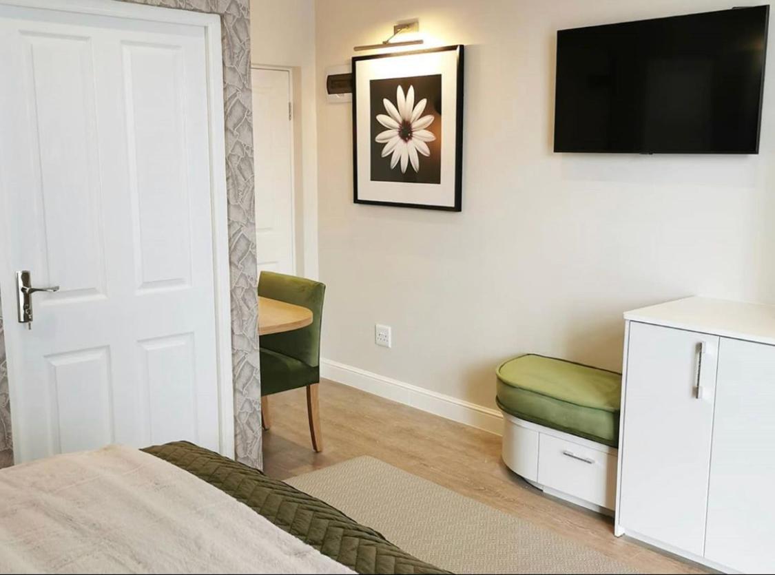 Alluvia Boutique Winery & Luxury Accommodation Stellenbosch Habitación foto A room at the hotel